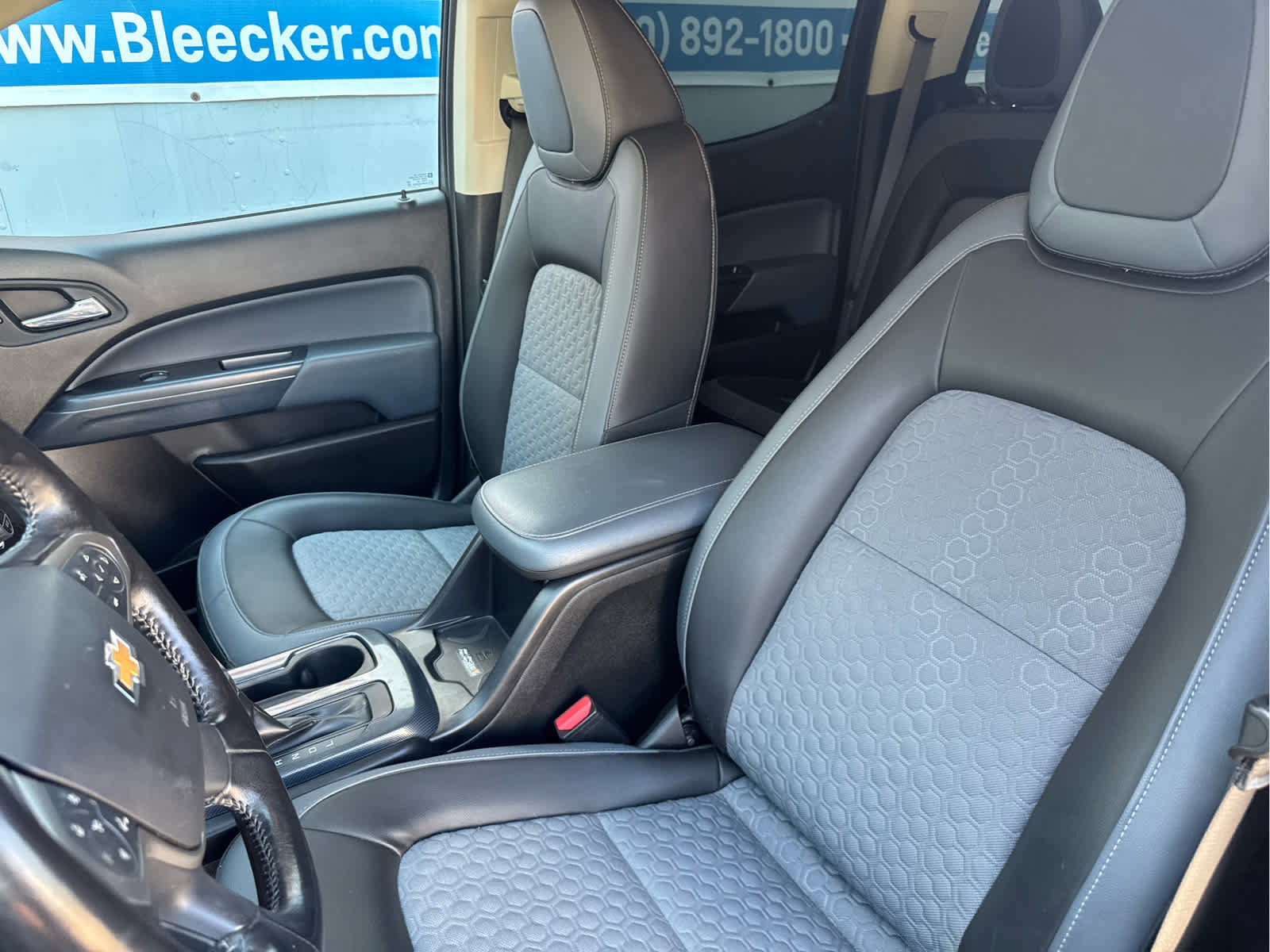 Used 2021 Chevrolet Colorado Z71 w/ Safety Package AWD/4WD image 32