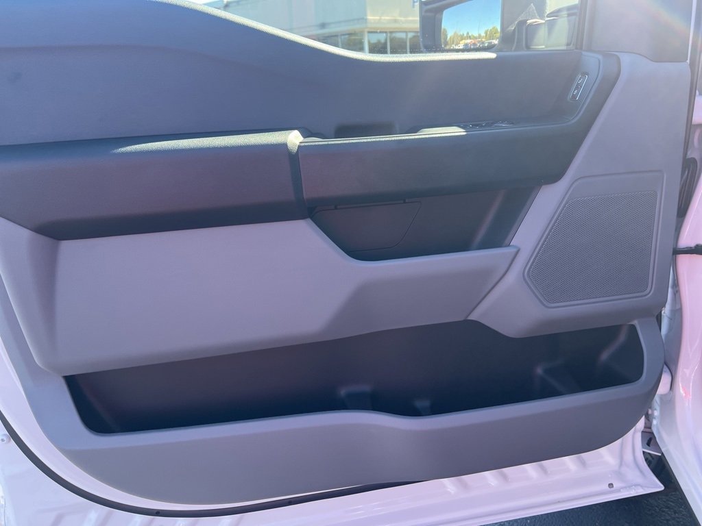 New 2026 Ford F250 4x4 Regular Cab Super Duty image 17
