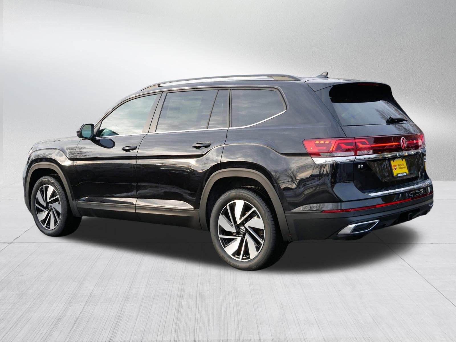 New 2026 Volkswagen Atlas SE image 3