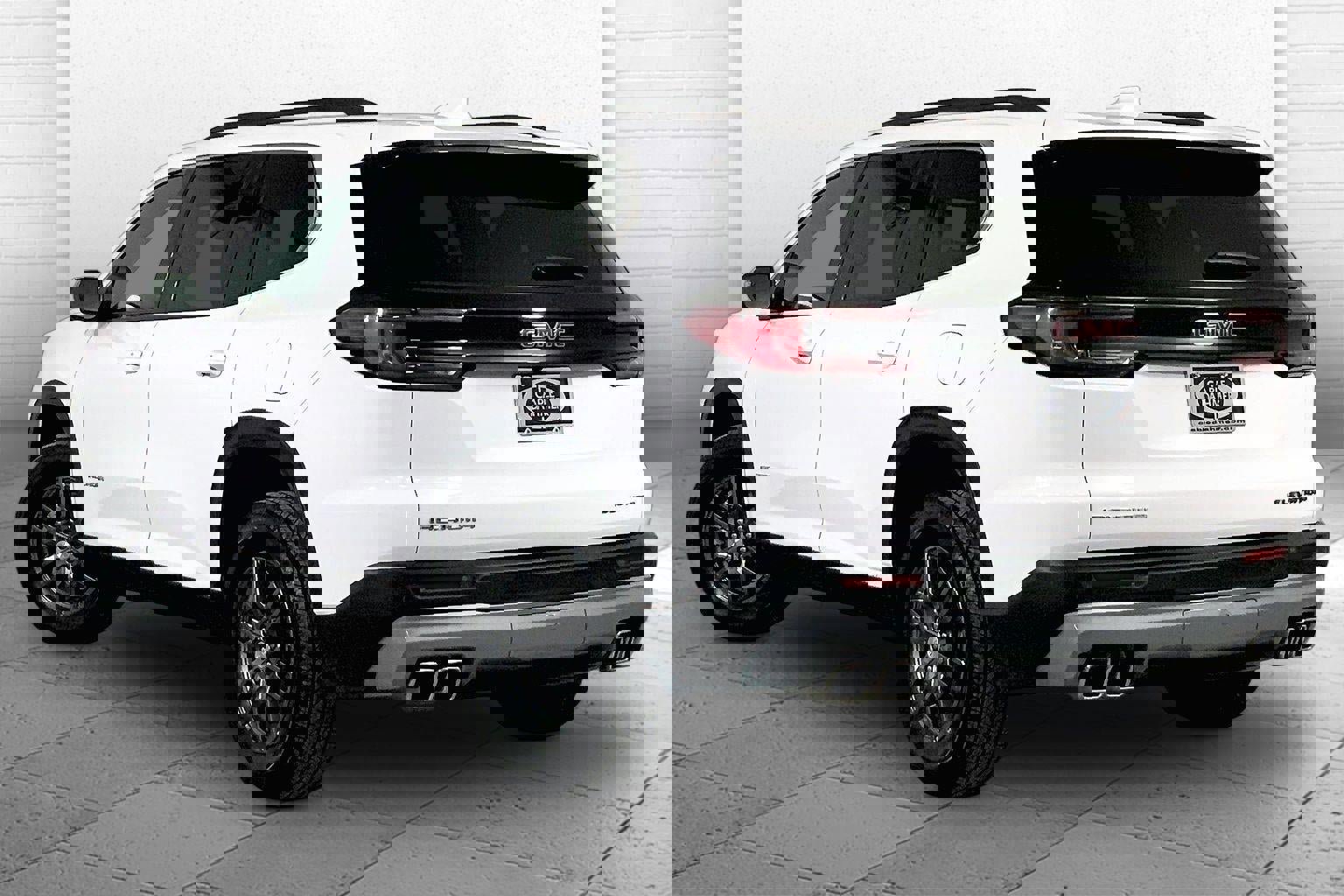 Used 2025 GMC Acadia Elevation image 11