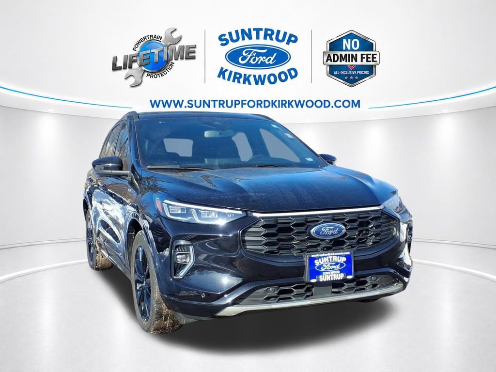 Used 2023 Ford Escape ST-Line Elite AWD/4WD image 2