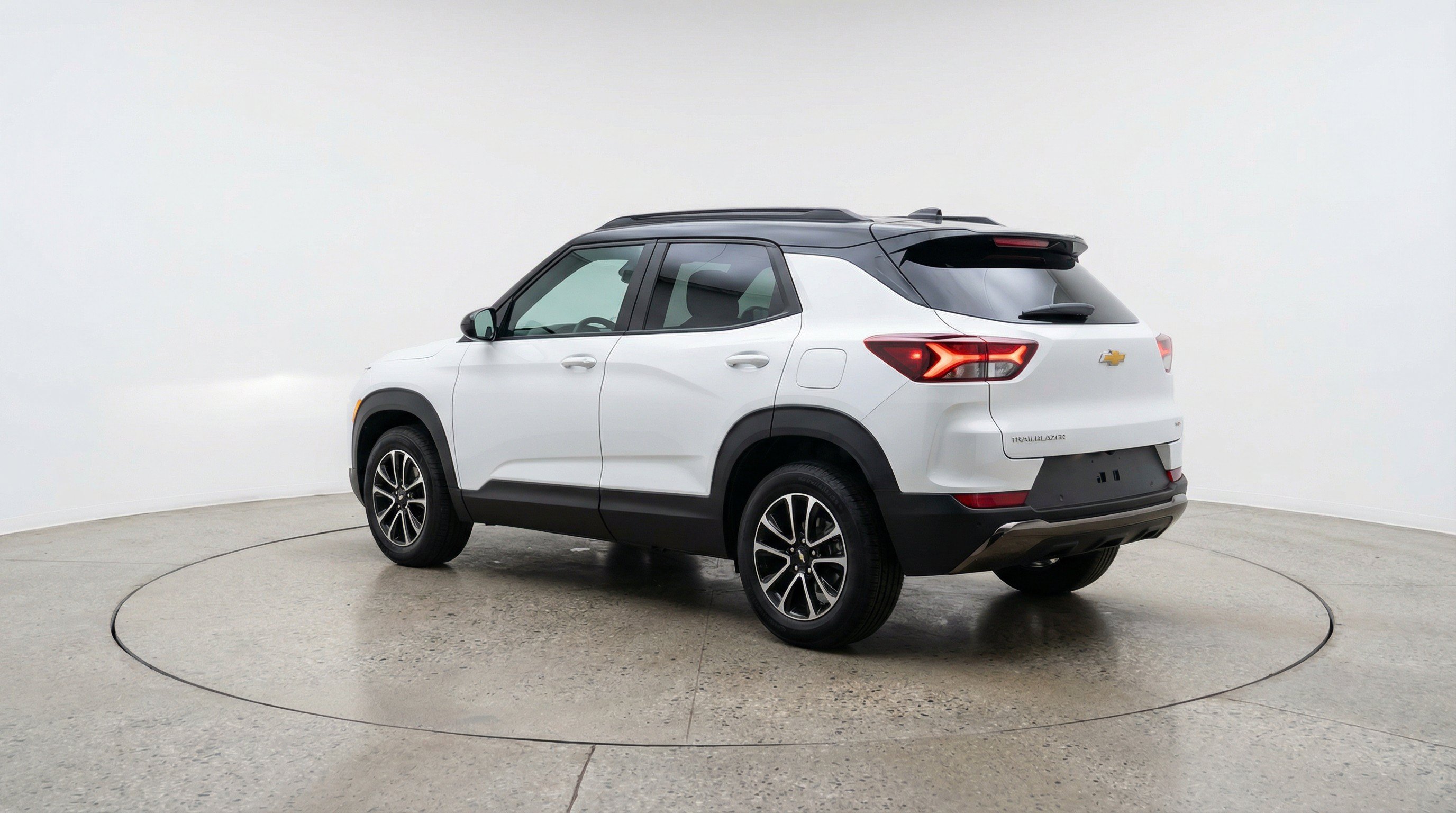 Used 2025 Chevrolet TrailBlazer LT FWD image 6