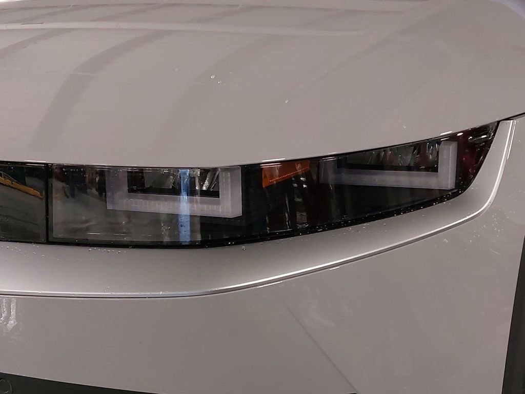 New 2025 Hyundai Ioniq 5 SE AWD/4WD image 31
