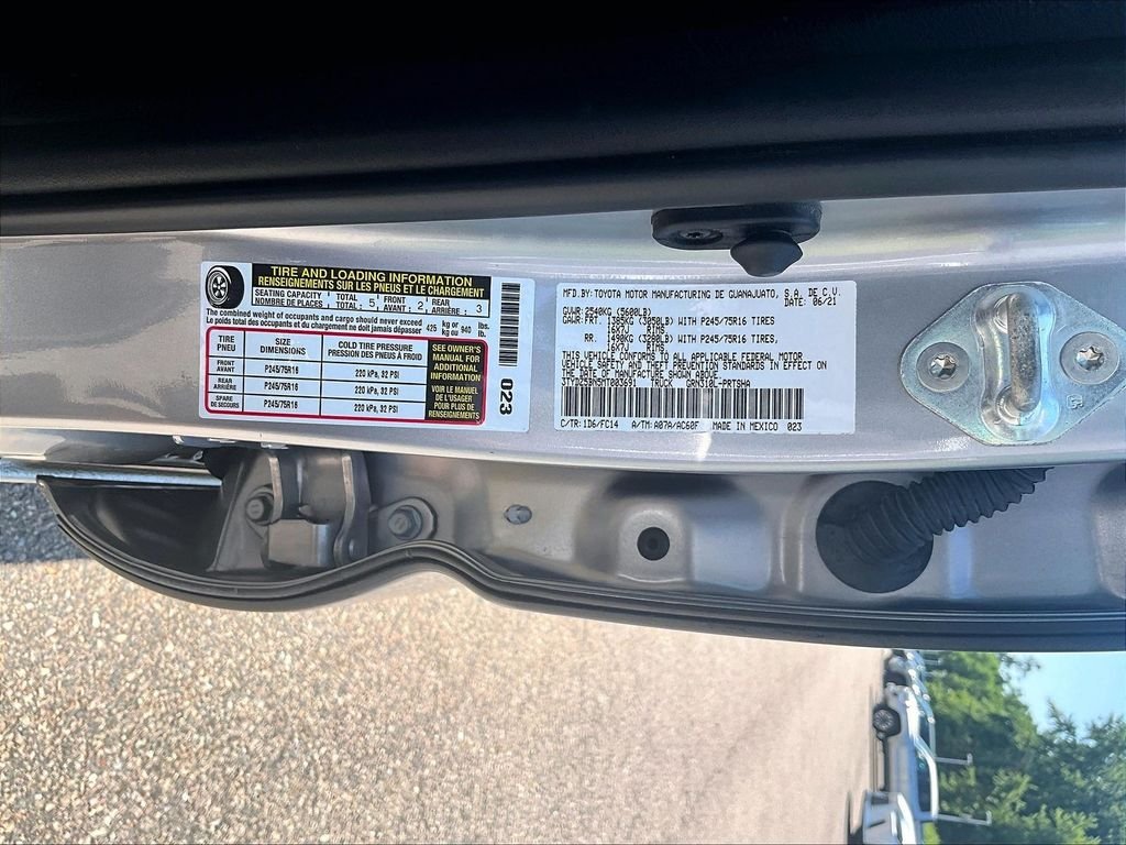 Certified 2021 Toyota Tacoma SR5 AWD/4WD image 32