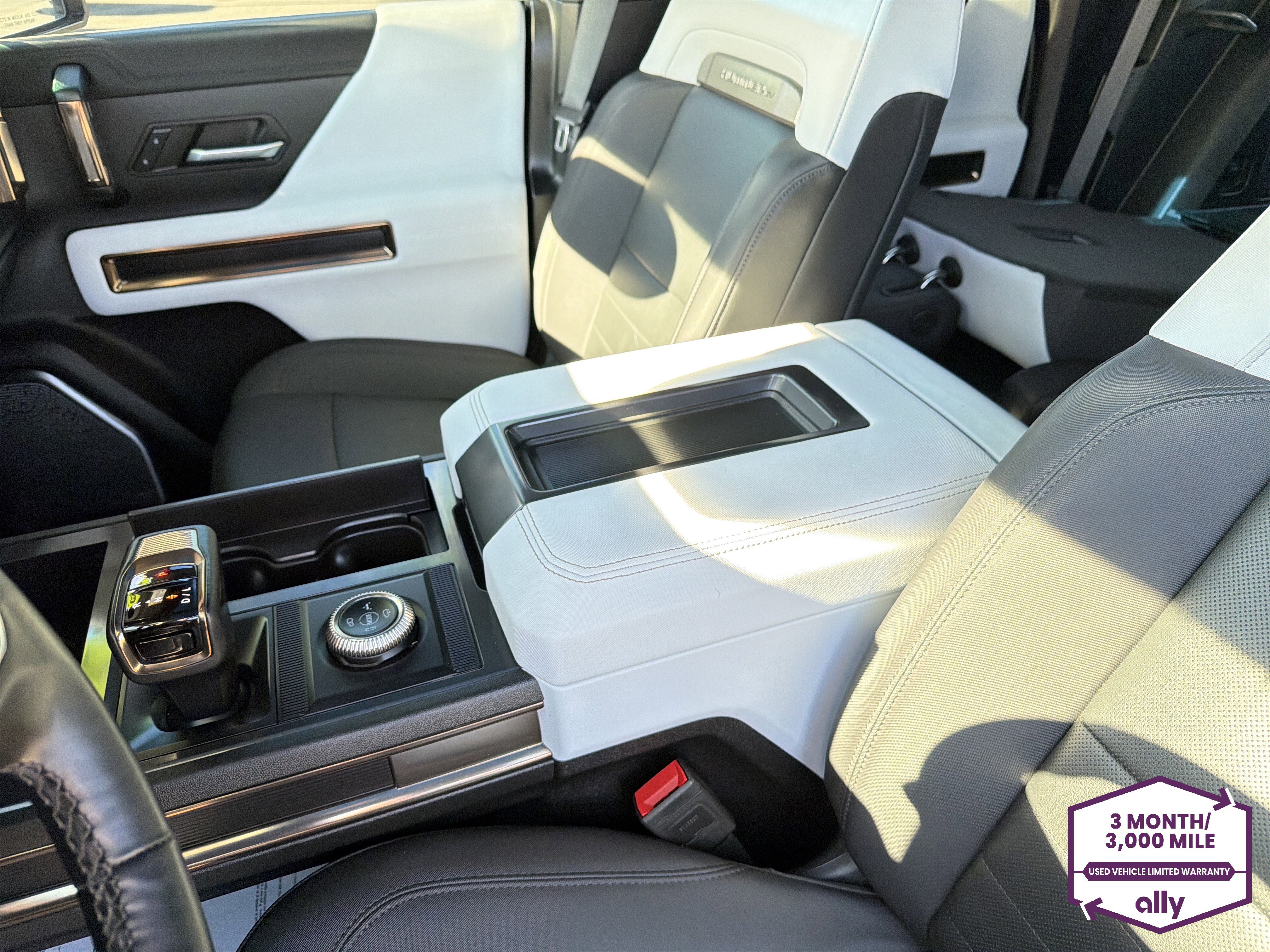 Used 2024 GMC Hummer EV 2X w/ LPO, Illumination Package AWD/4WD image 17