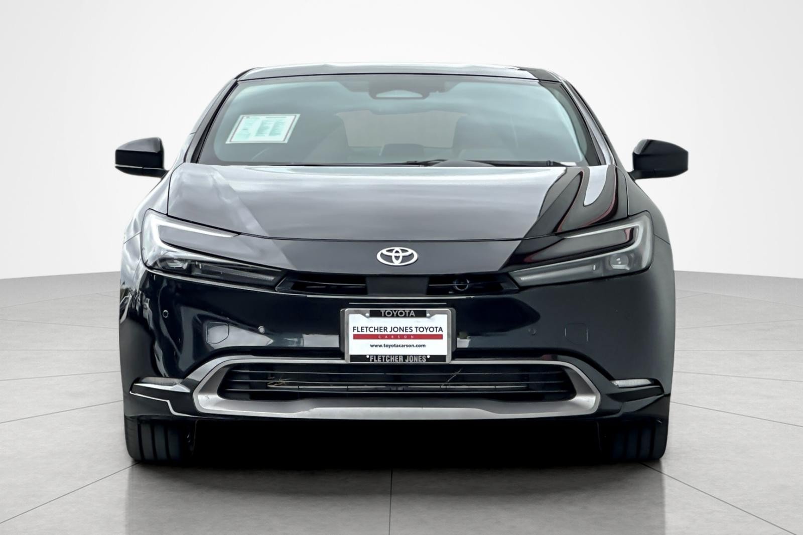 Certified 2025 Toyota Prius XLE FWD image 8