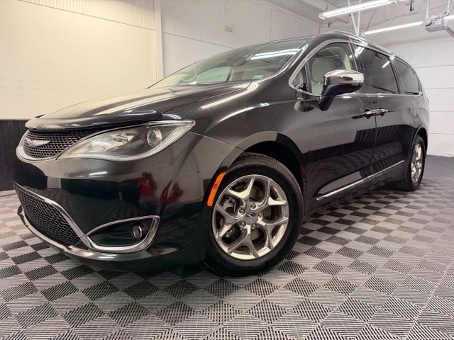 Used 2019 Chrysler Pacifica Limited FWD image 3