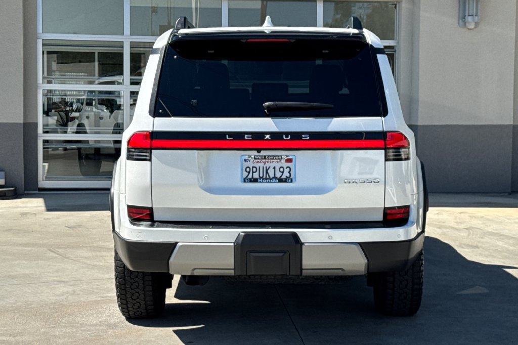 Used 2024 Lexus GX 550 AWD/4WD image 8