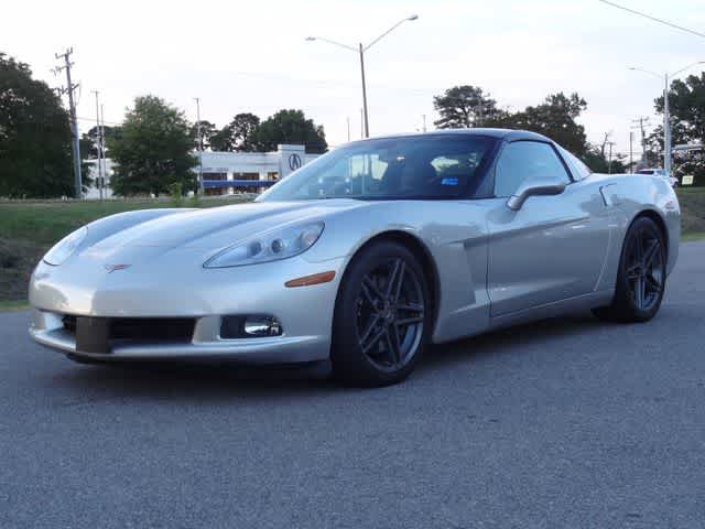 Used 2005 Chevrolet Corvette Coupe w/ Preferred Equipment Group RWD image 1