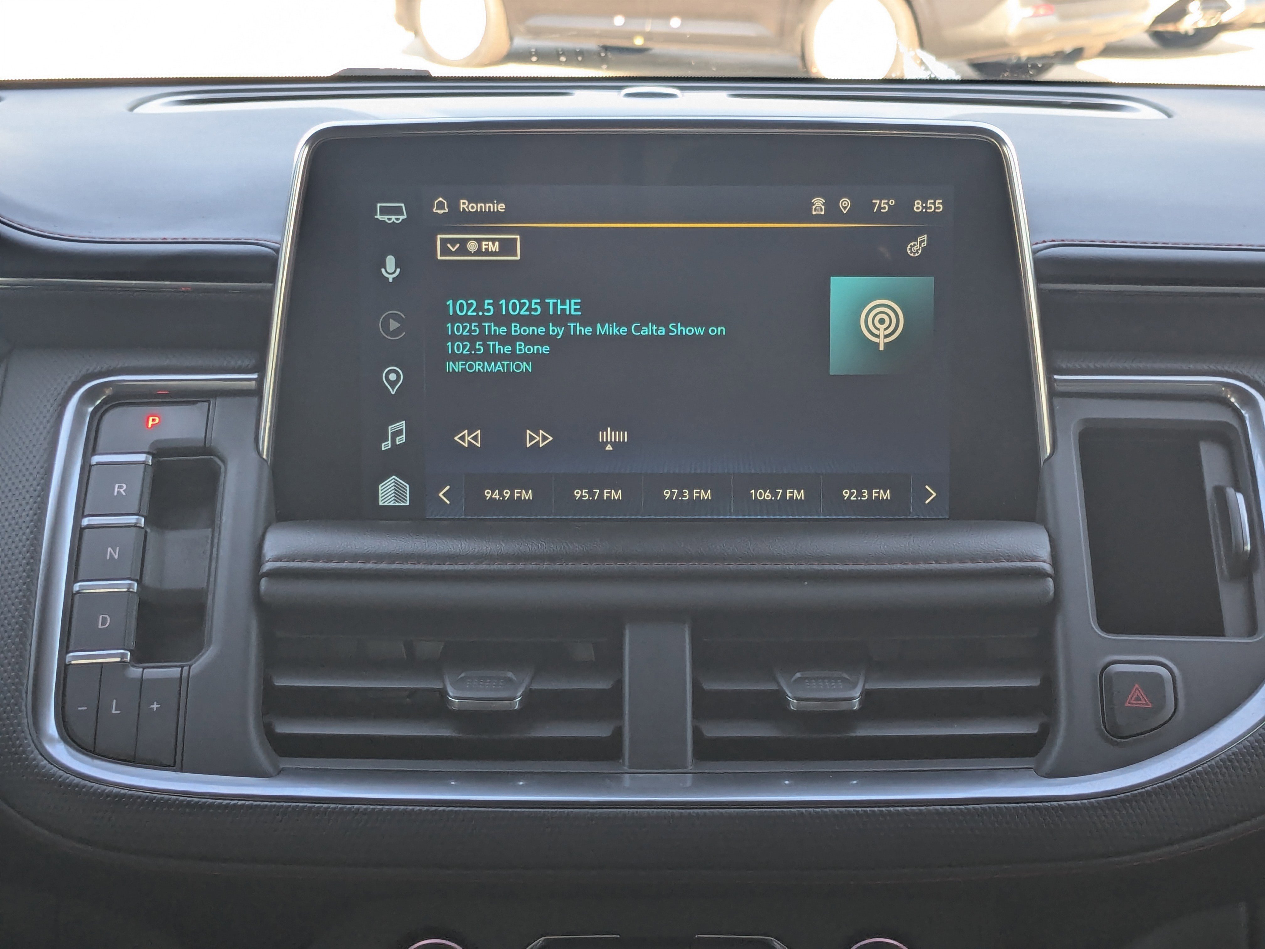 Used 2023 Chevrolet Suburban RST w/ Luxury Package AWD/4WD image 25