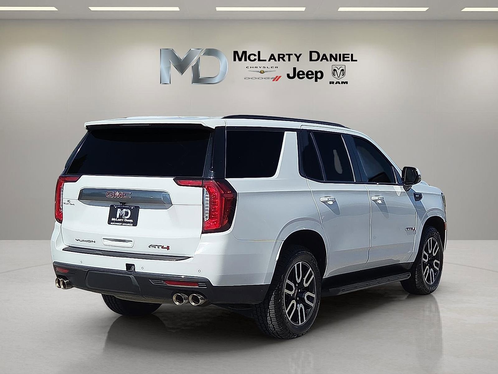 Used 2022 GMC Yukon AT4 AWD/4WD image 5