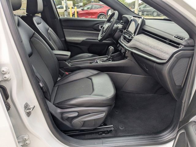 Used 2025 Jeep Compass Latitude w/ Sun & Sound Group image 28