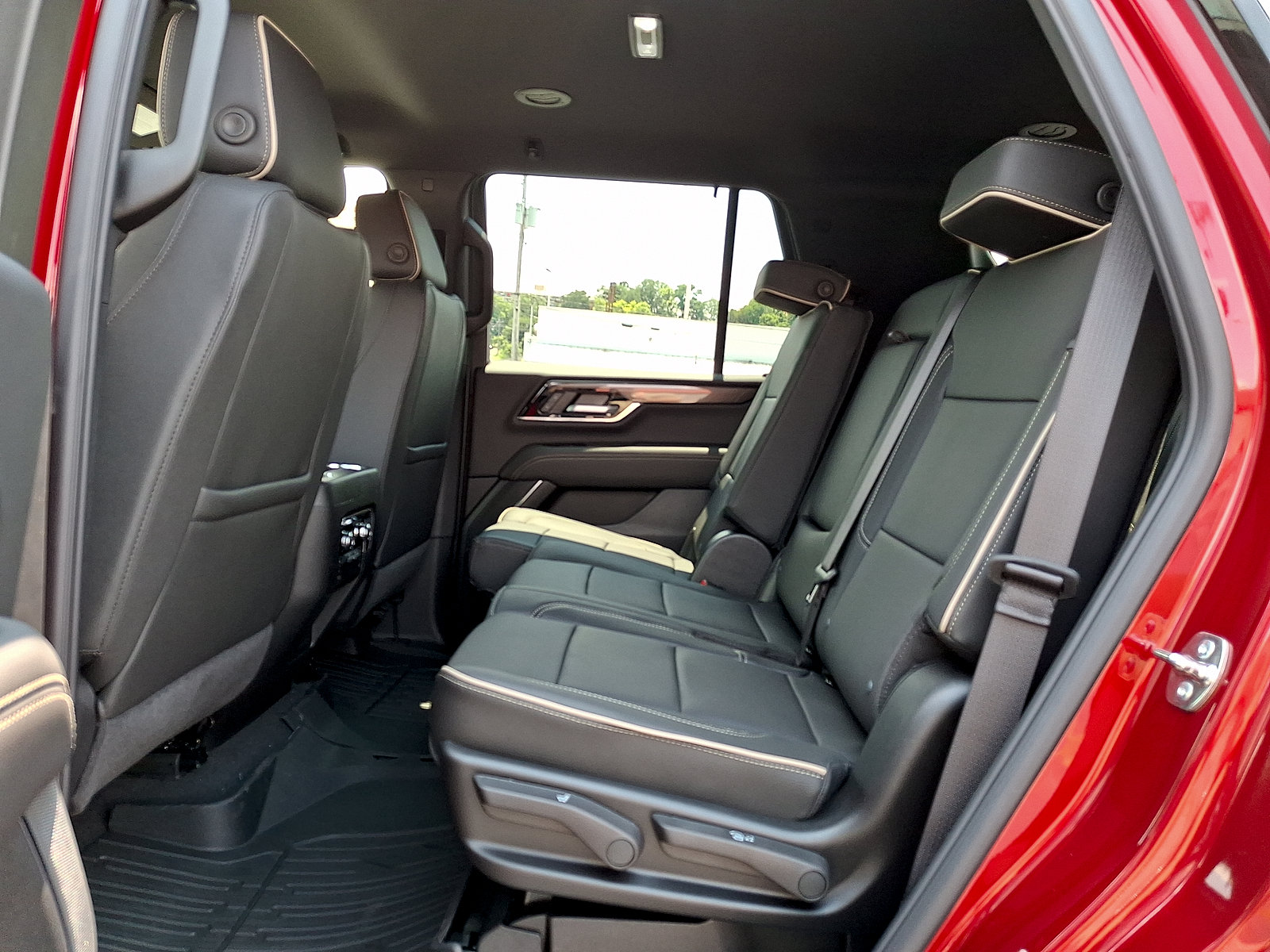 New 2026 GMC Yukon Elevation AWD/4WD image 16
