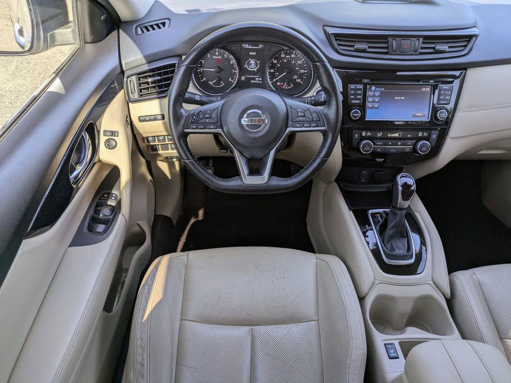 Used 2017 Nissan Rogue SL FWD image 17
