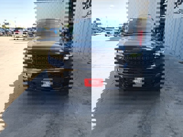 New 2025 Jeep Grand Cherokee L Limited w/ Black Appearance Package image 8