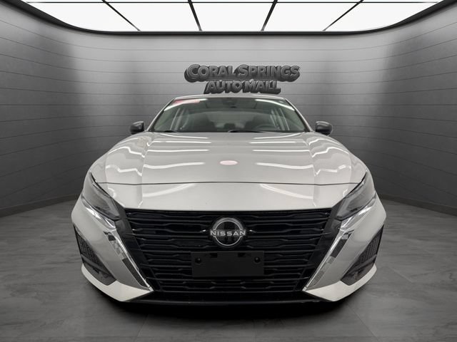 Used 2024 Nissan Altima 2.5 SV FWD image 8