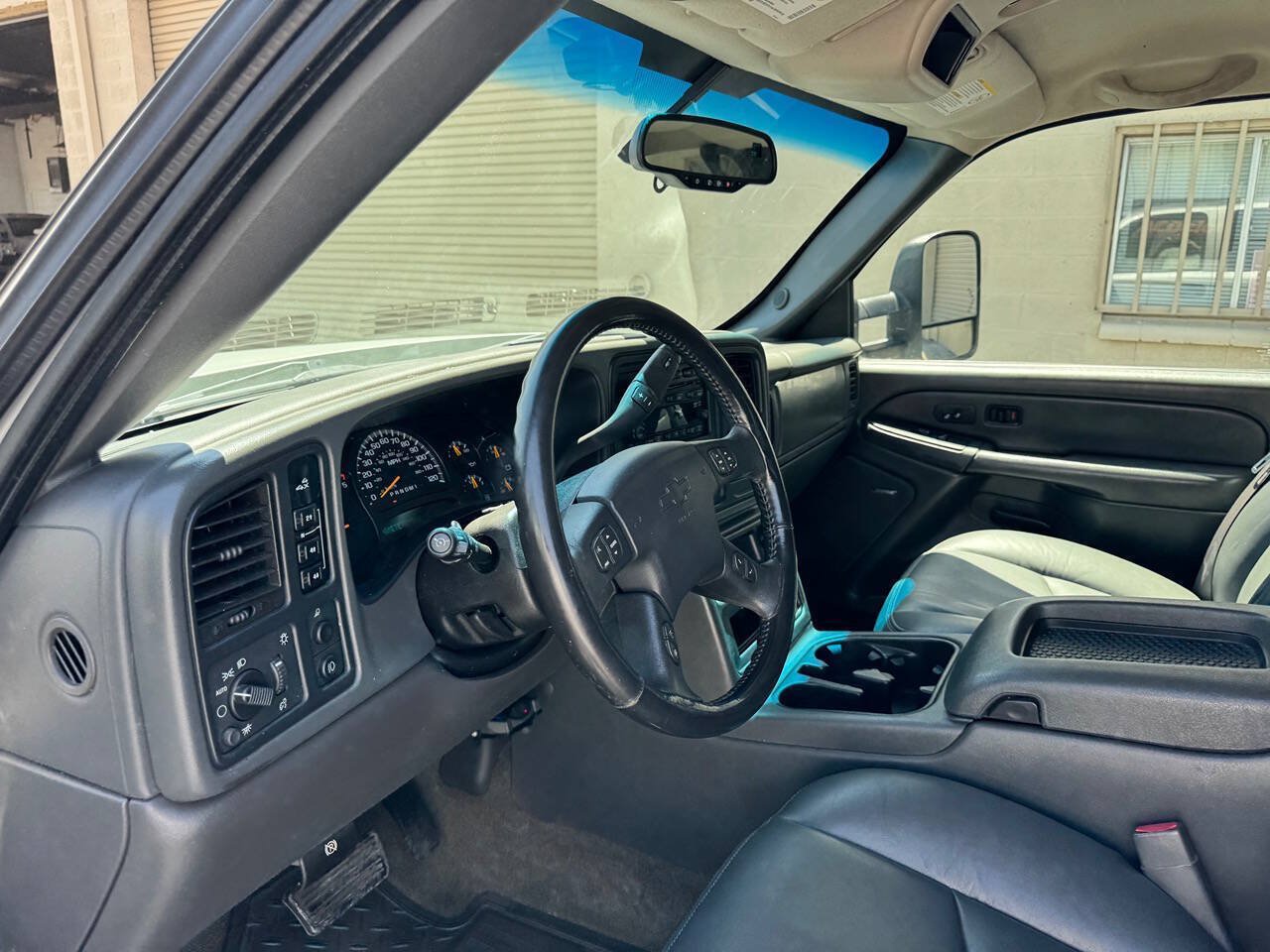 Used 2006 Chevrolet Silverado 3500 LT w/ Heavy-Duty Power Package AWD/4WD image 24