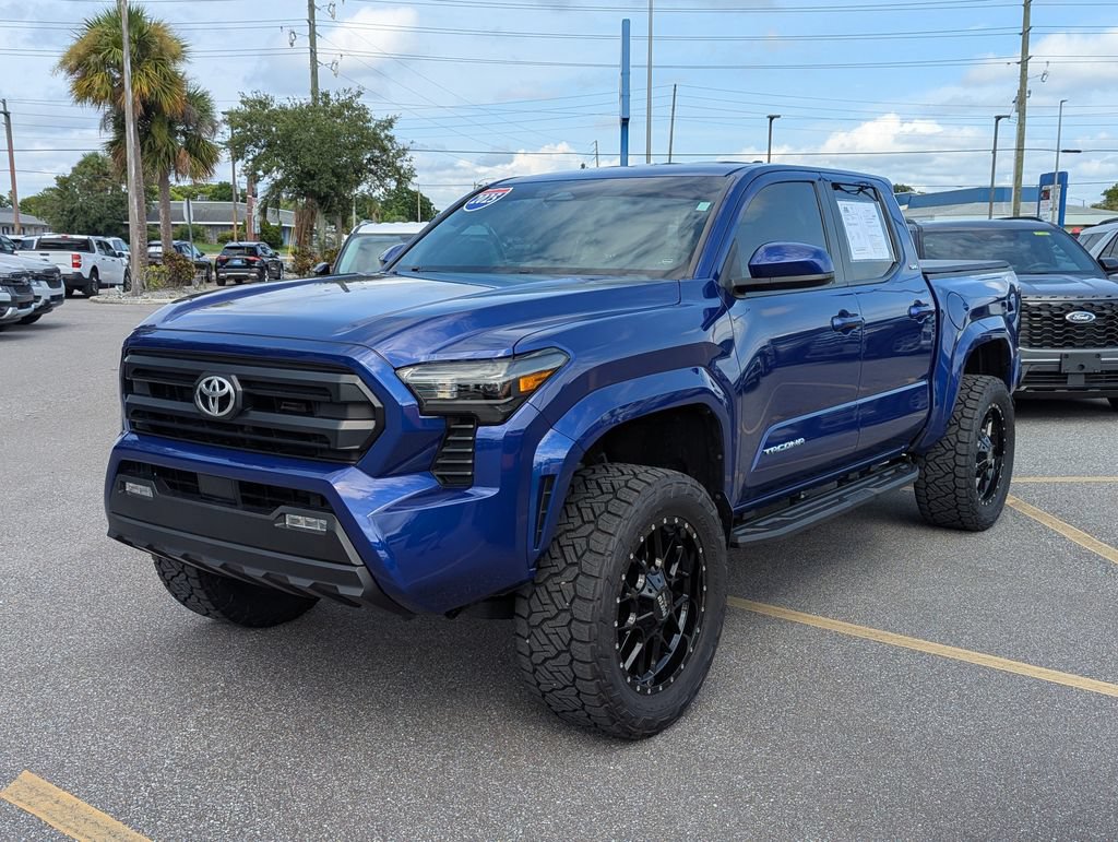 Used 2025 Toyota Tacoma SR5 AWD/4WD image 3