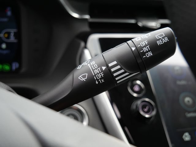 Used 2023 Chevrolet Bolt EUV LT FWD image 30