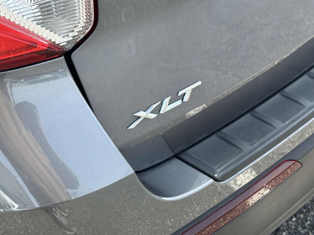 Used 2022 Ford Explorer XLT AWD/4WD image 10