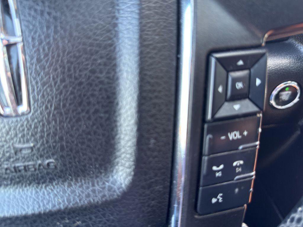 Used 2016 Lincoln Navigator Select image 19