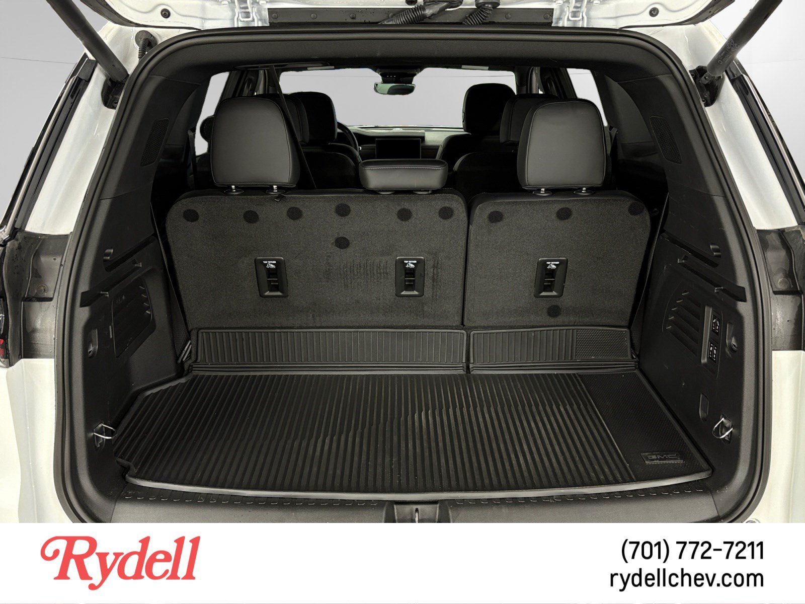 Certified 2026 GMC Acadia Denali w/ Super Cruise Package AWD/4WD image 19