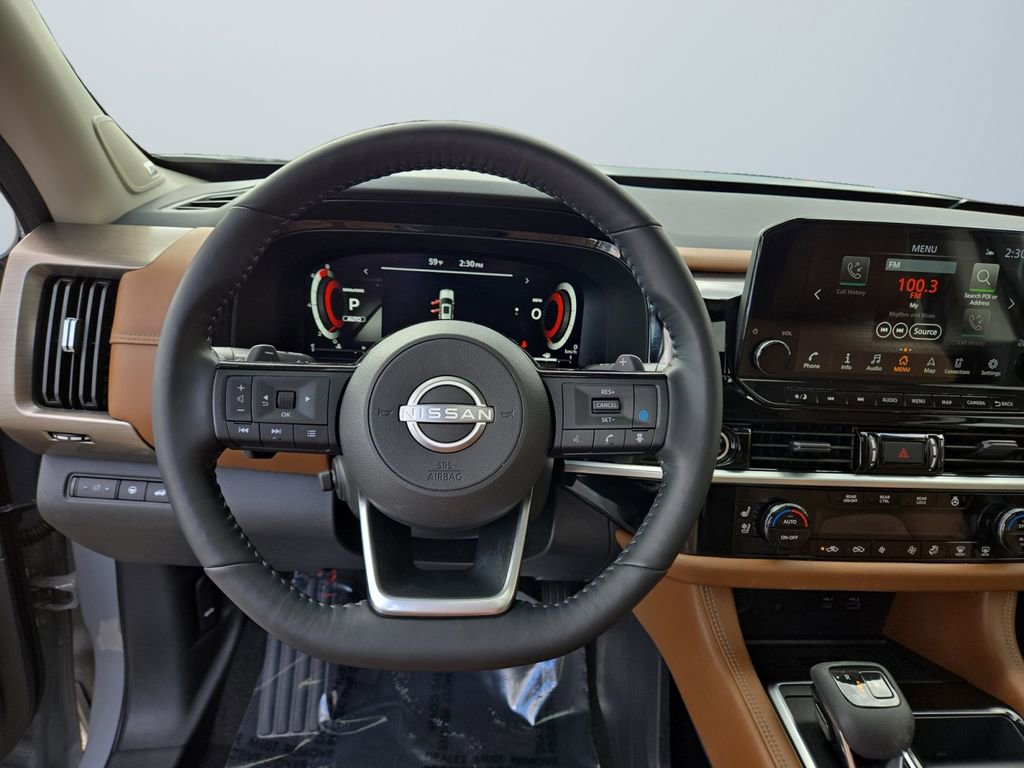 Used 2023 Nissan Pathfinder Platinum w/ Lighting Package (N92) image 12