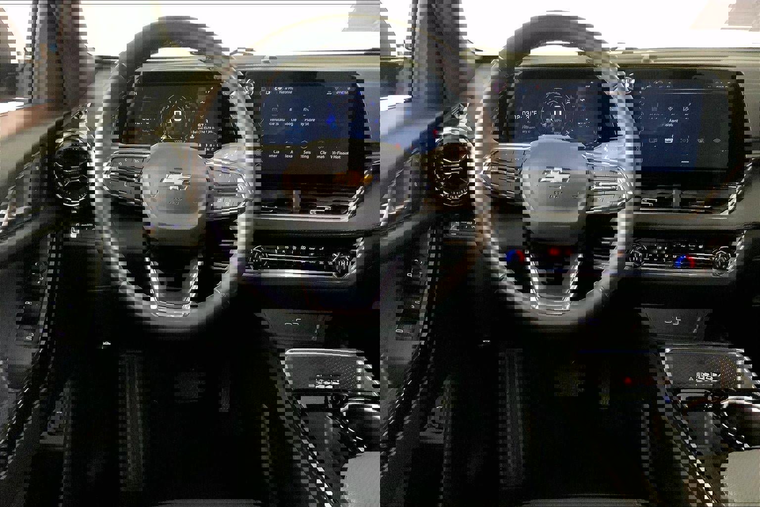 Used 2025 Chevrolet Equinox LT w/ Convenience Package II image 5