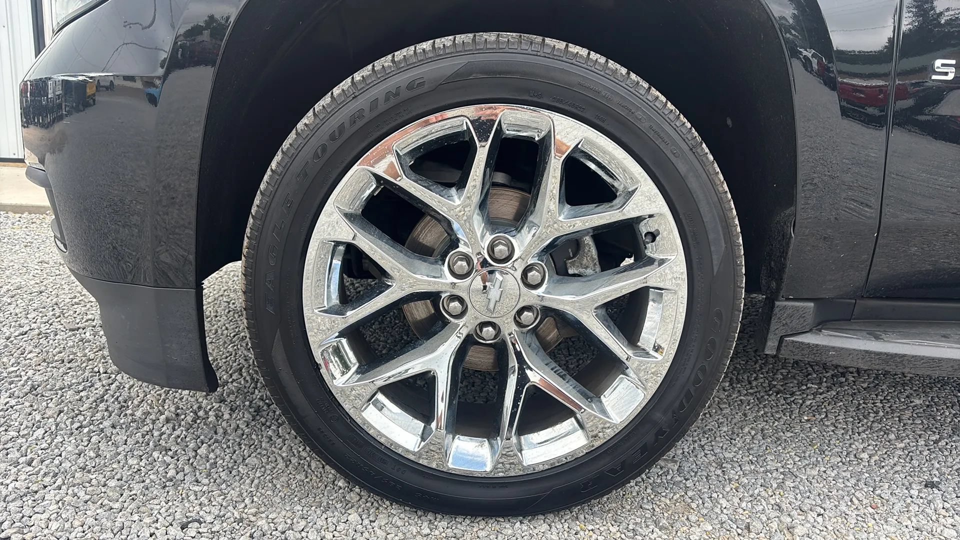 Used 2015 Chevrolet Suburban LT AWD/4WD image 12