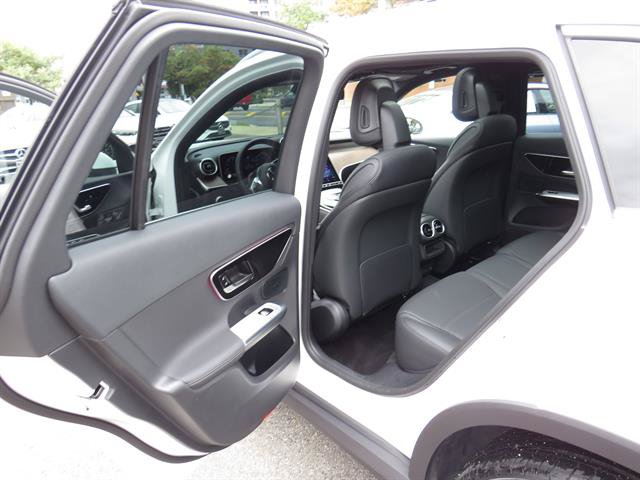 Used 2026 Mercedes-Benz GLC 300 4MATIC image 21