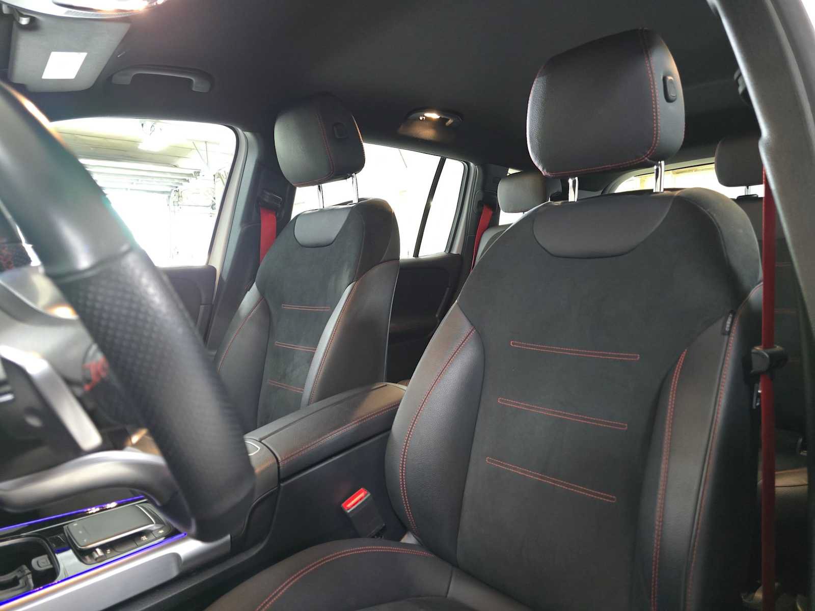 Used 2023 Mercedes-Benz GLB 35 AMG 4MATIC image 21