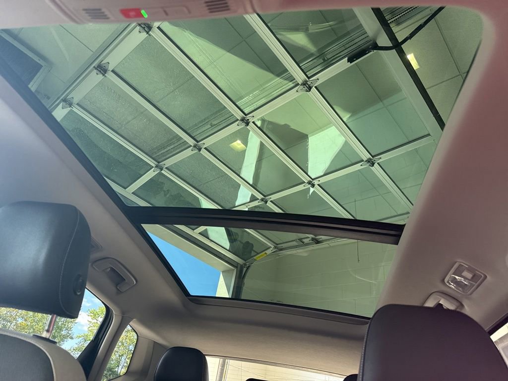 New 2025 Volkswagen Taos SE image 24