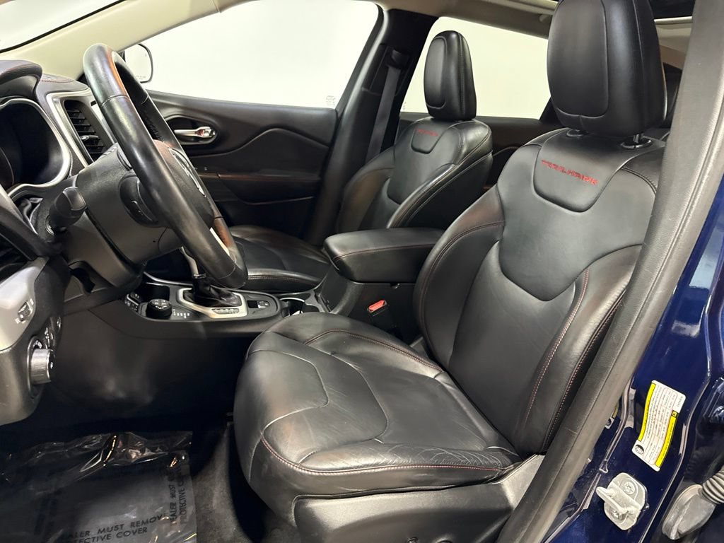 Used 2014 Jeep Cherokee Trailhawk w/ Technology Group AWD/4WD image 27