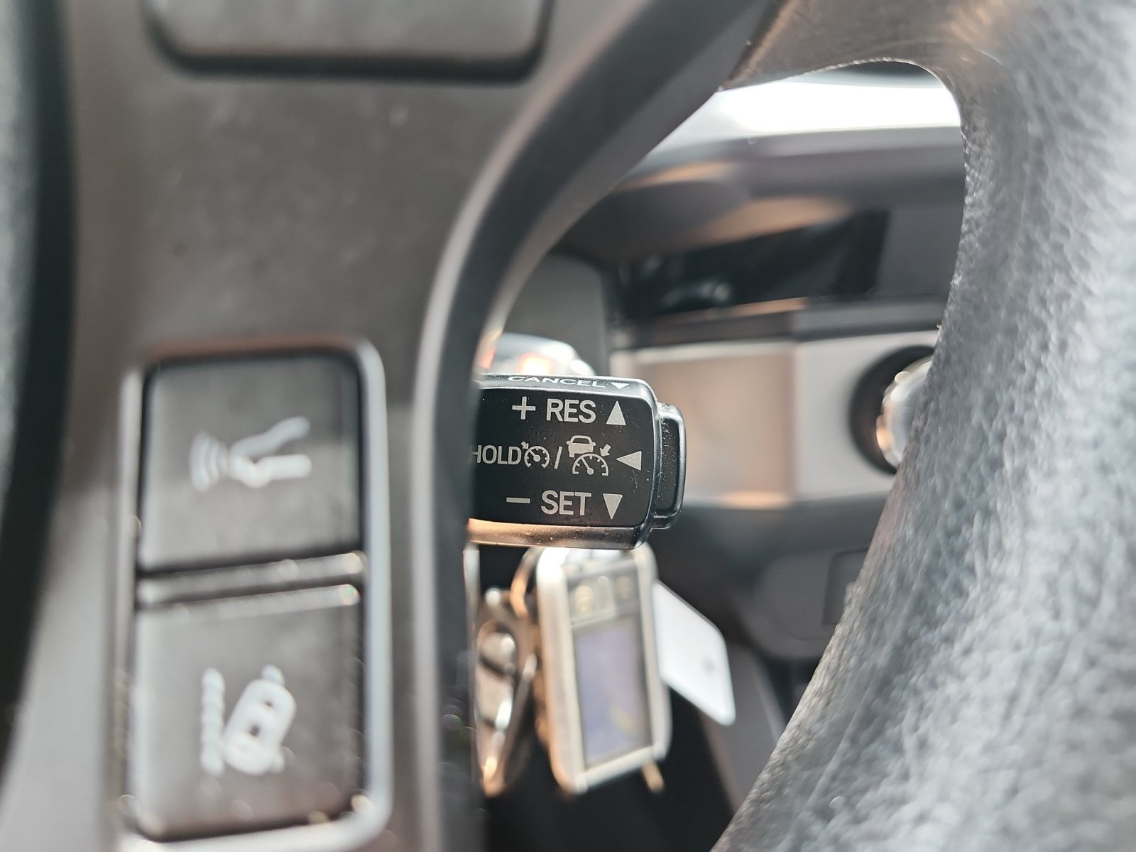 Used 2018 Toyota Tacoma SR w/ SR Convenience Package AWD/4WD image 23