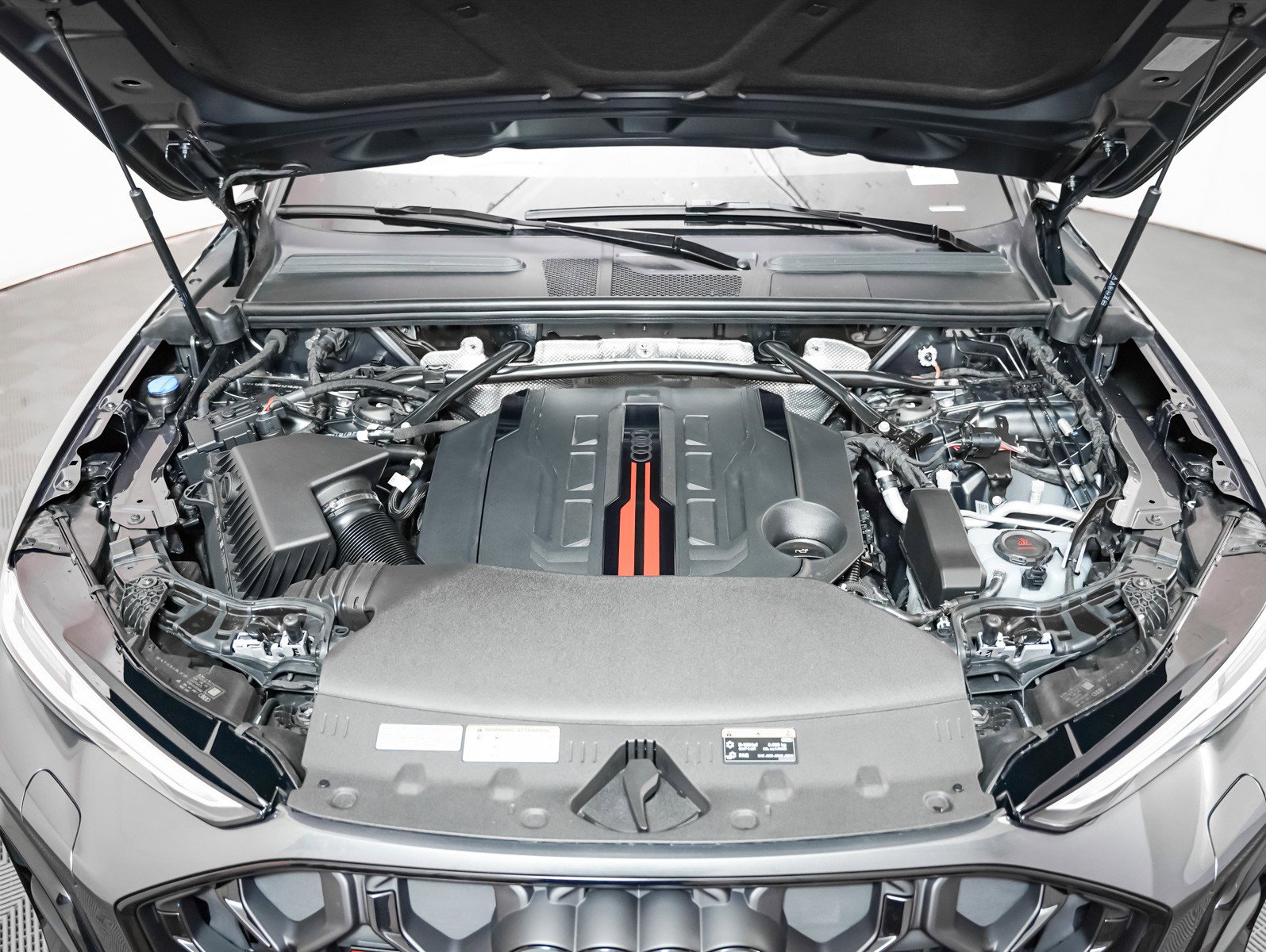 New 2025 Audi SQ5 Premium Plus image 4