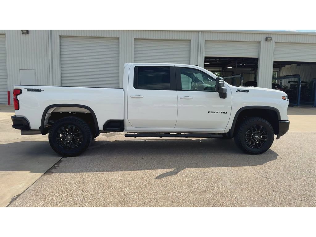 Used 2025 Chevrolet Silverado 2500 LT w/ Trail Boss Package AWD/4WD image 9