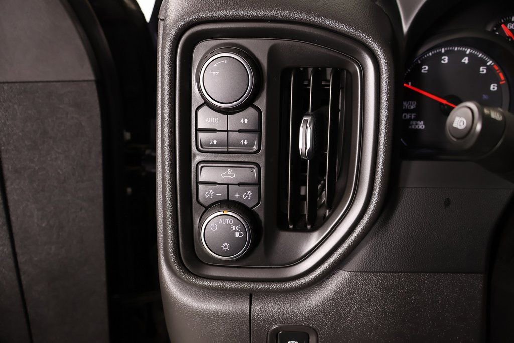 Used 2024 Chevrolet Silverado 1500 Custom Trail Boss w/ Dark Appearance Package image 7
