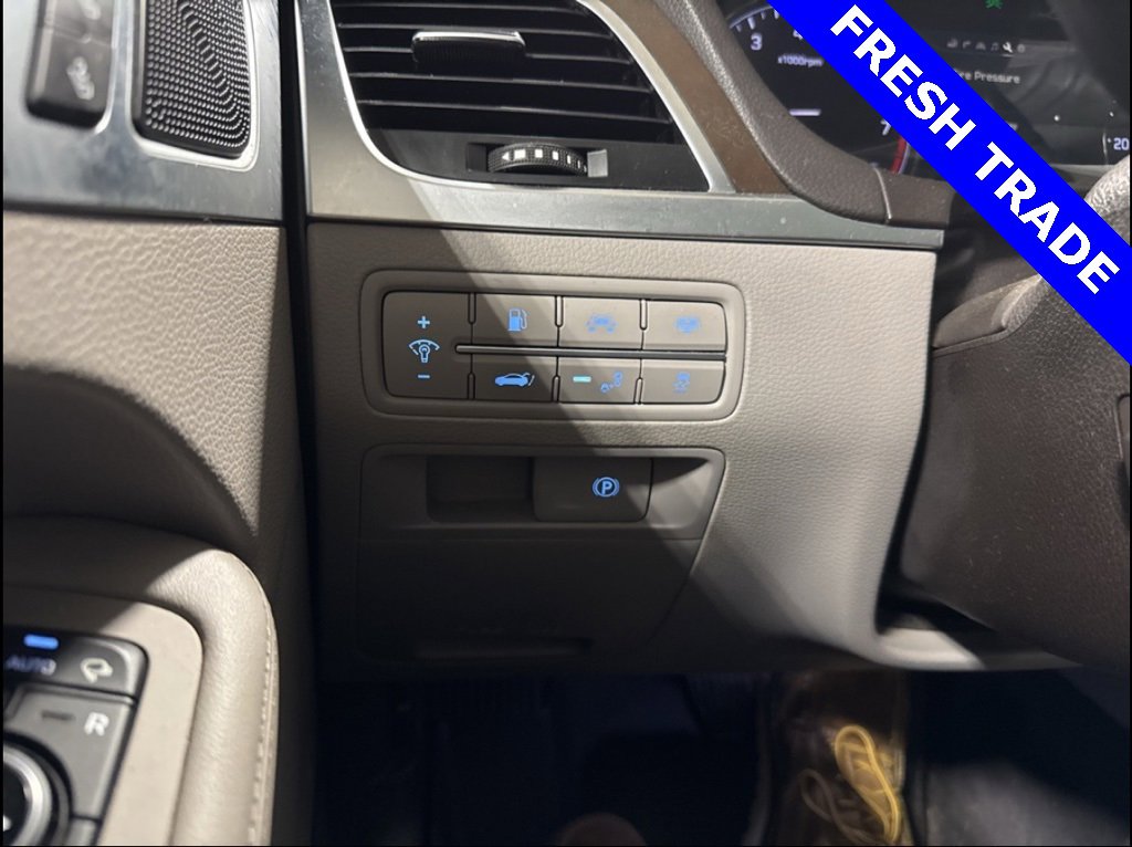 Used 2015 Hyundai Genesis 3.8 w/ Option Group 03 image 16