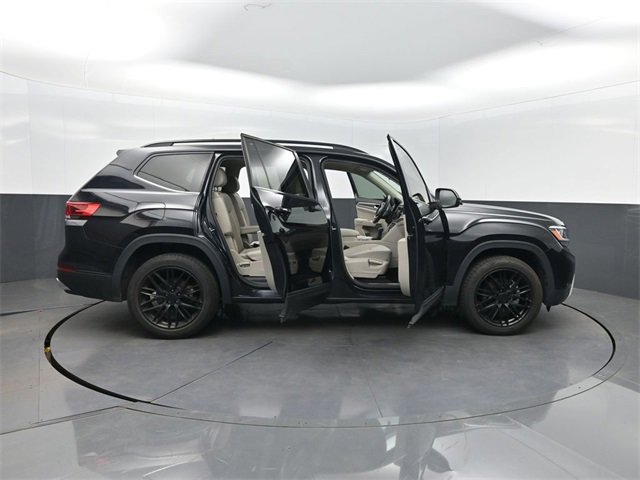 Used 2022 Volkswagen Atlas SE image 34