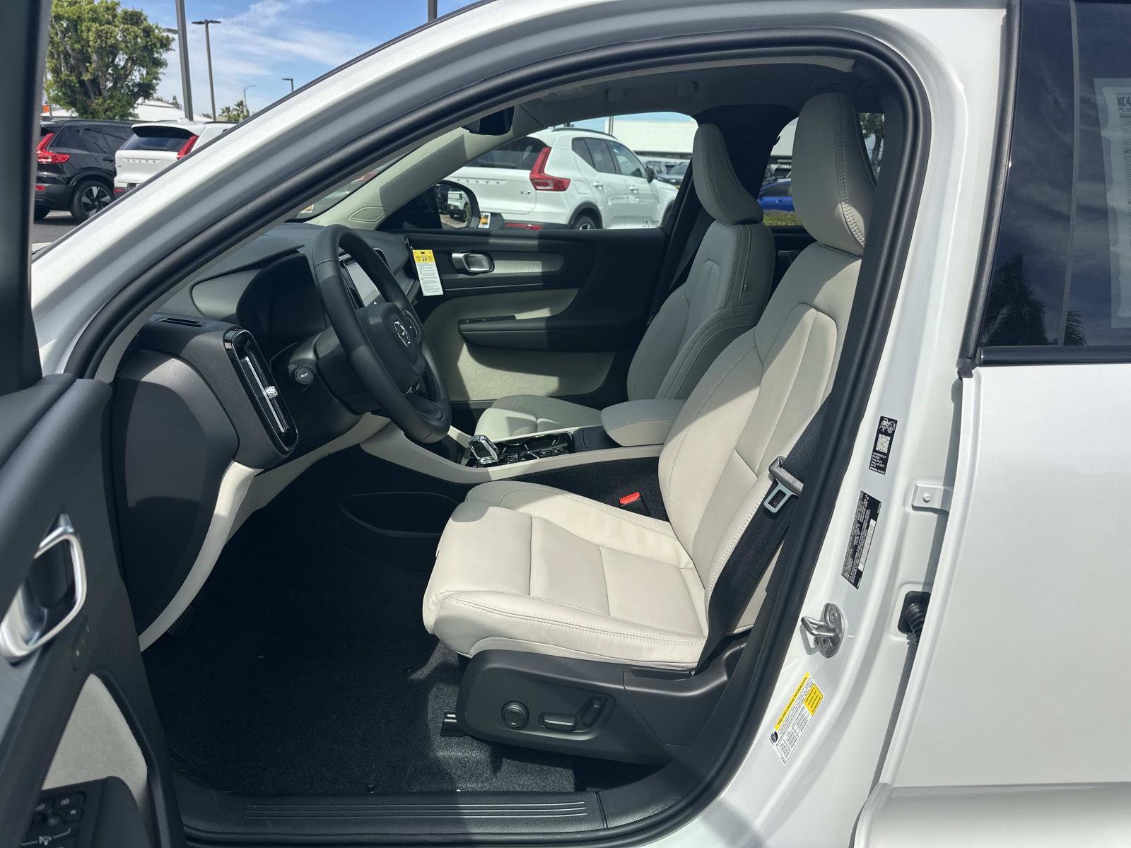 New 2026 Volvo XC40 B5 Plus w/ Protection Package Premier AWD/4WD image 13