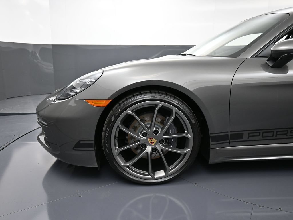 New 2025 Porsche 718 Cayman RWD image 12