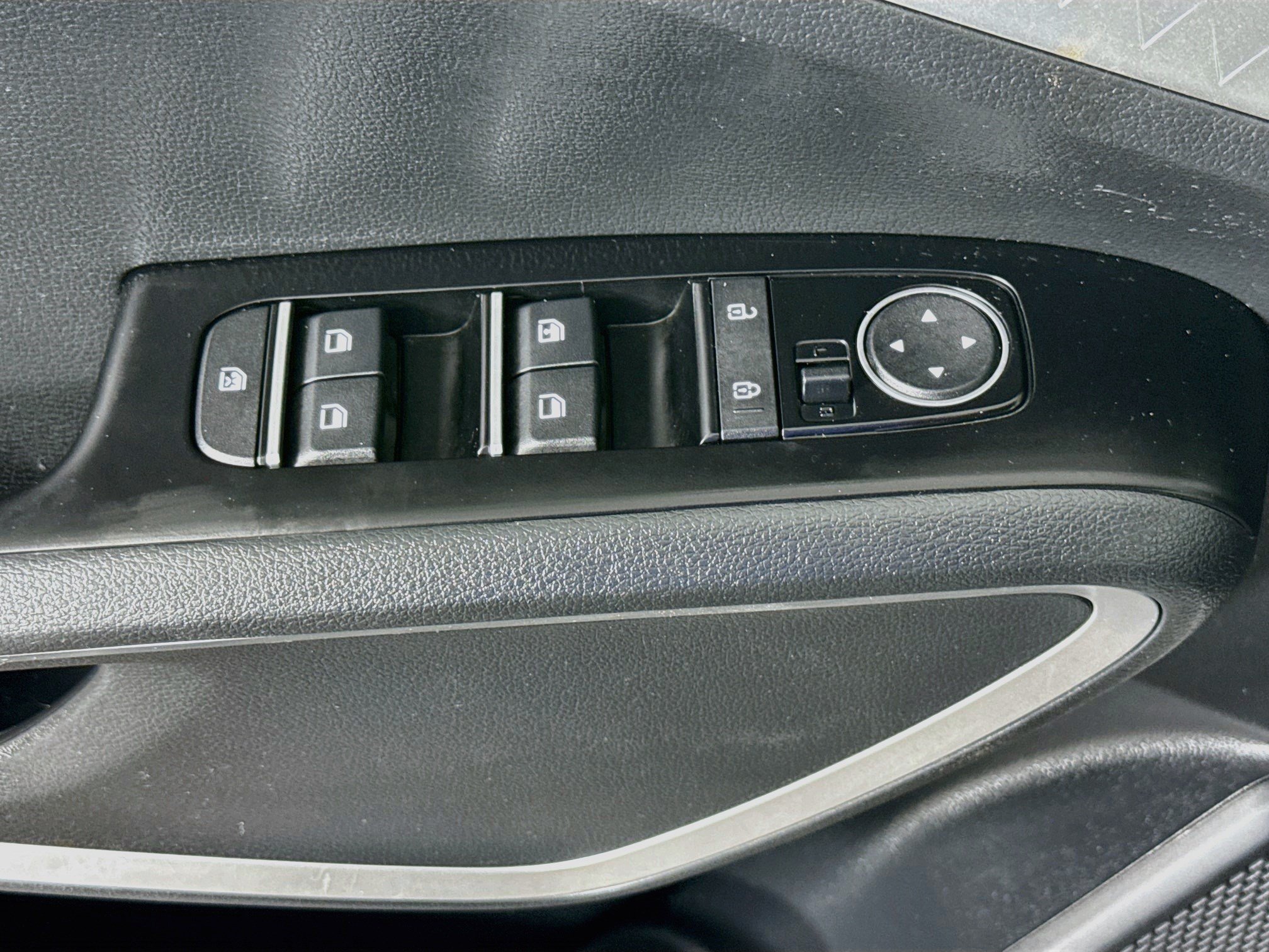 Used 2025 Kia Soul LX FWD image 23