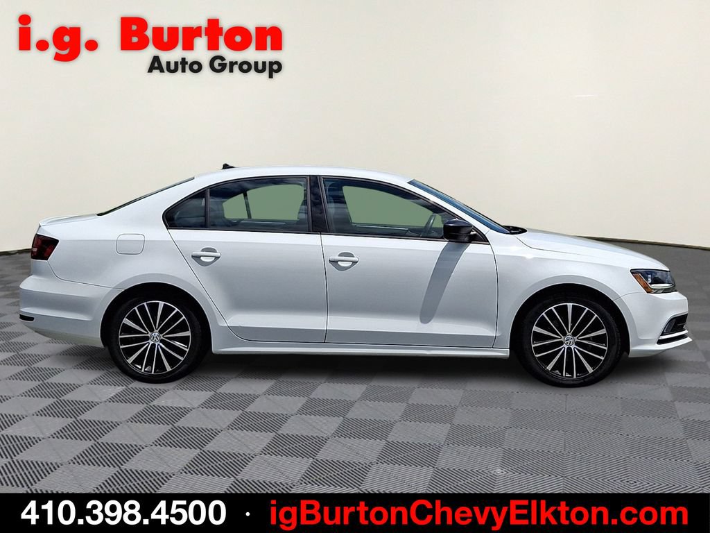 Used 2017 Volkswagen Jetta Sport FWD image 7