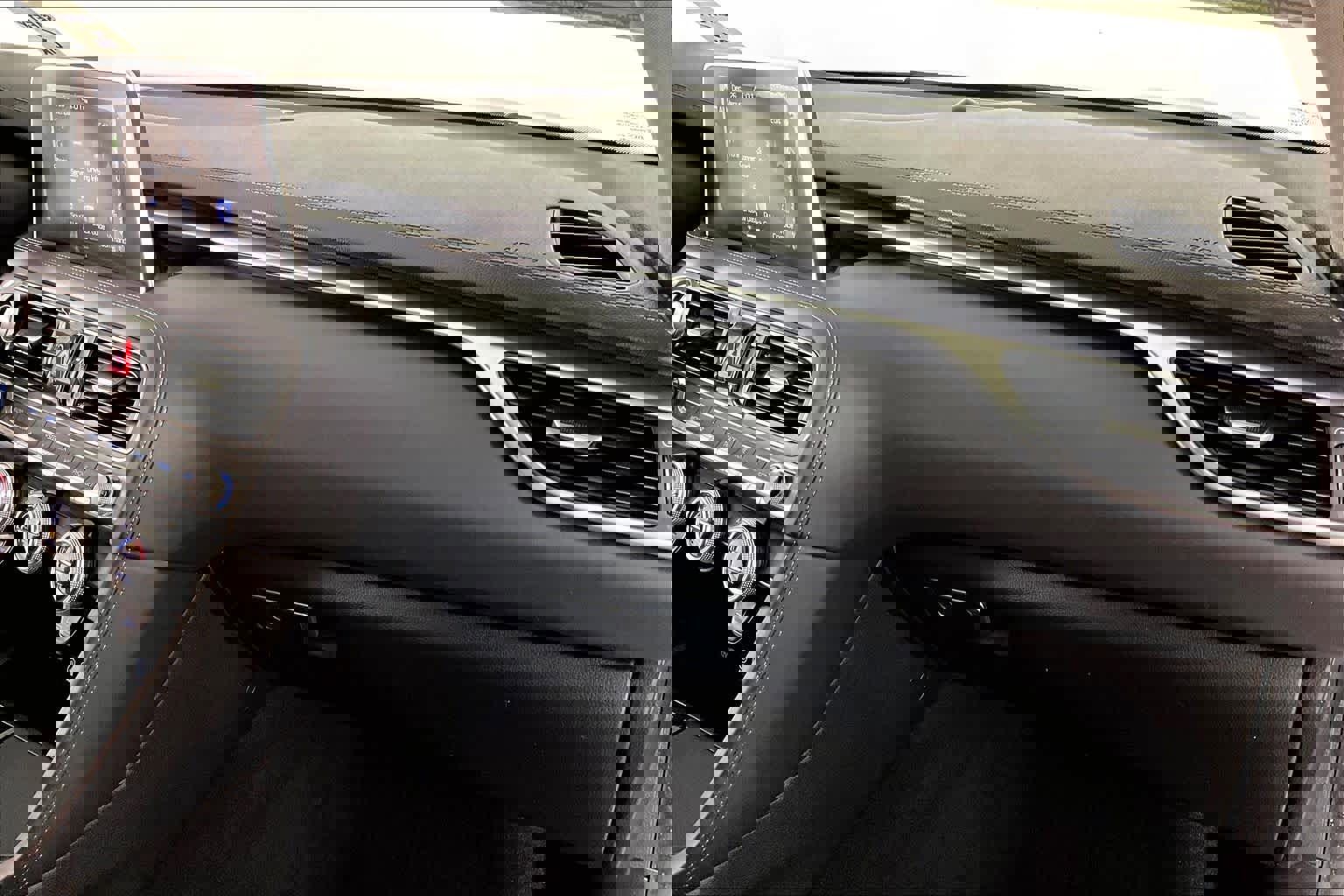 Used 2020 Genesis G70 2.0T image 17