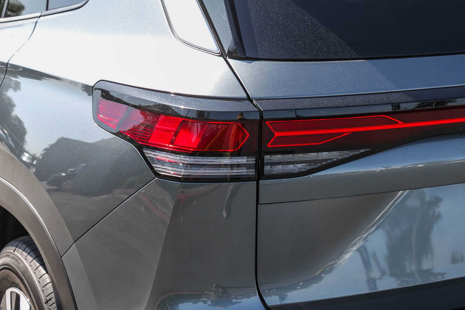 Used 2025 Volkswagen Tiguan S image 9