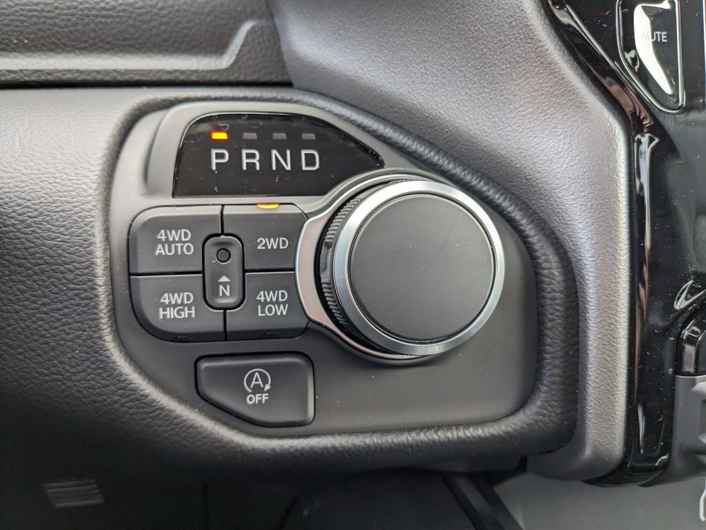 Used 2026 RAM 1500 4x4 Crew Cab image 56