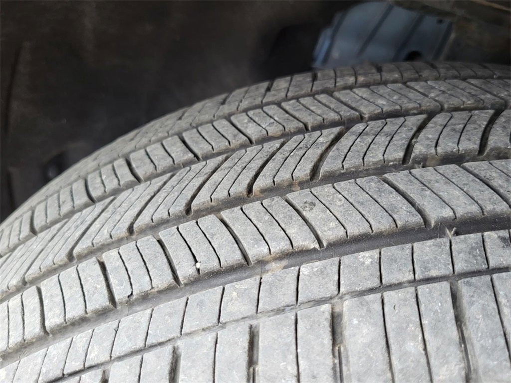 Used 2022 Ford Explorer Limited w/ Equipment Group 301A image 33