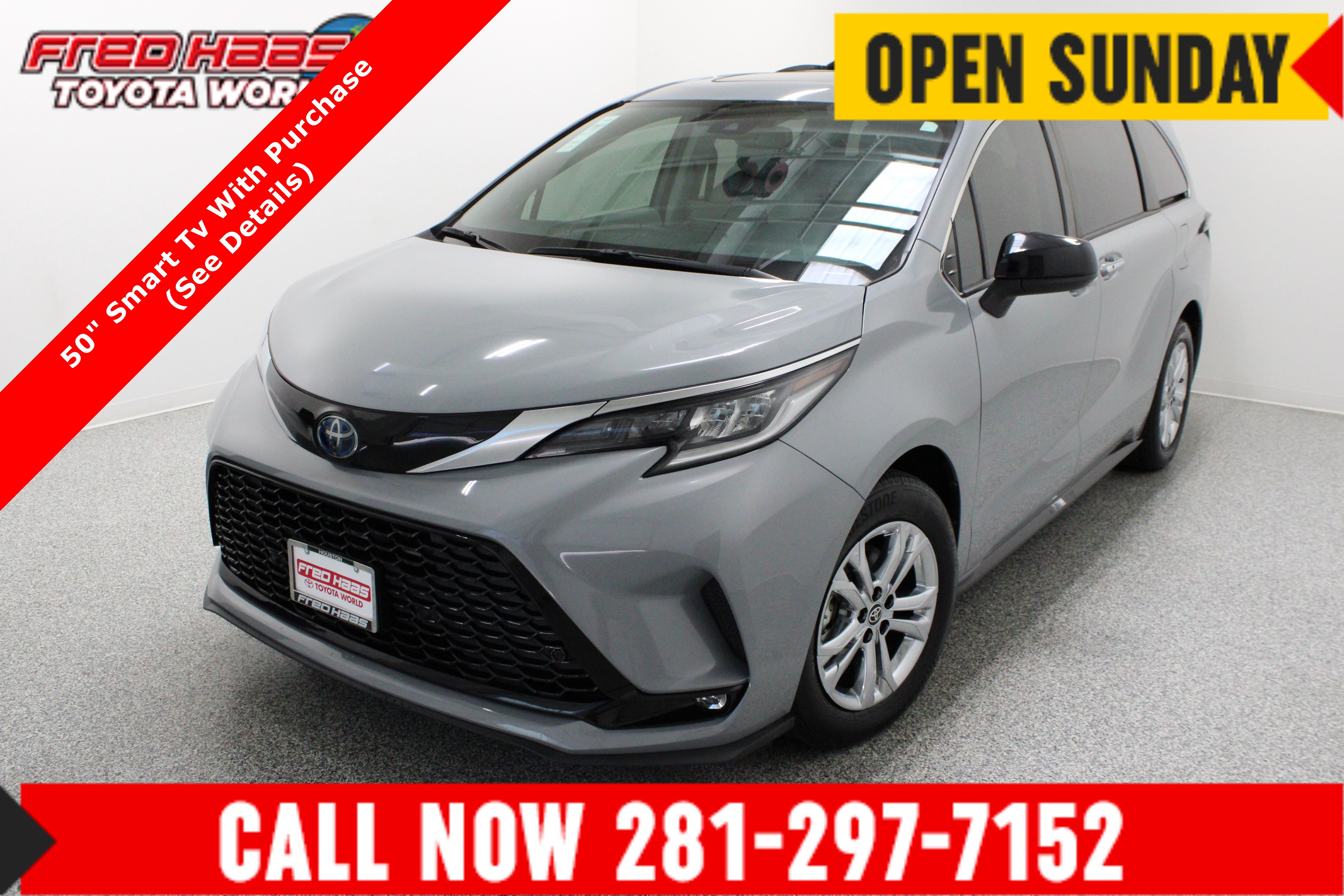 Used 2023 Toyota Sienna XSE w/ XSE Plus Package AWD/4WD image 1