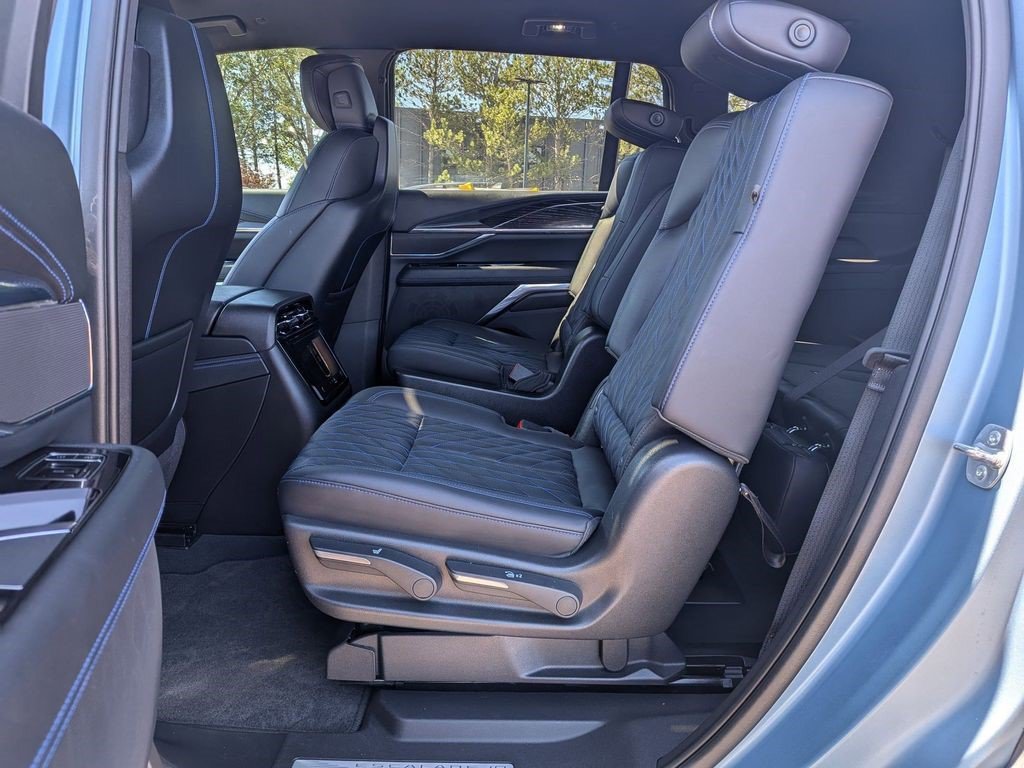 Certified 2025 Cadillac Escalade IQ Sport 1 AWD/4WD image 17