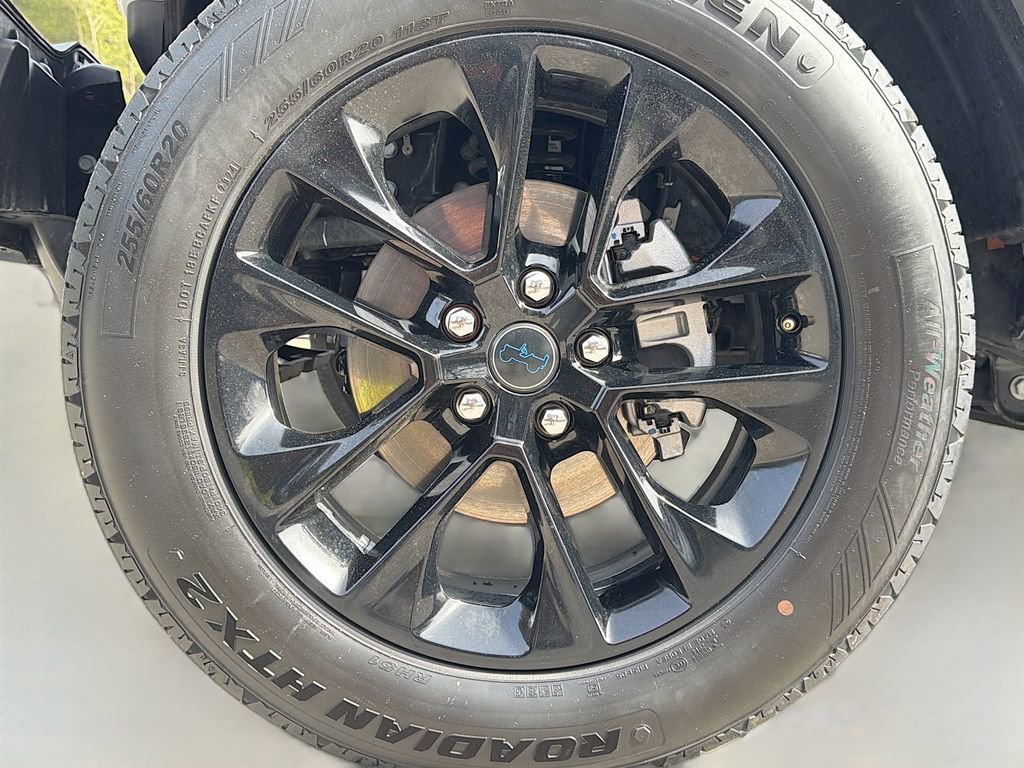 Used 2025 Jeep Wrangler Unlimited Sahara image 38